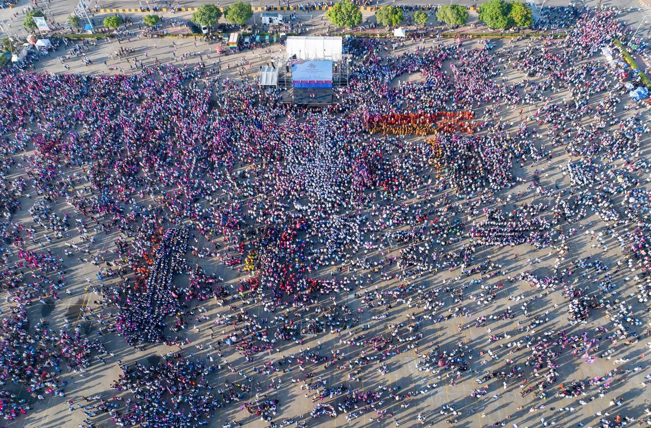 people march in phnom penh cambodia
