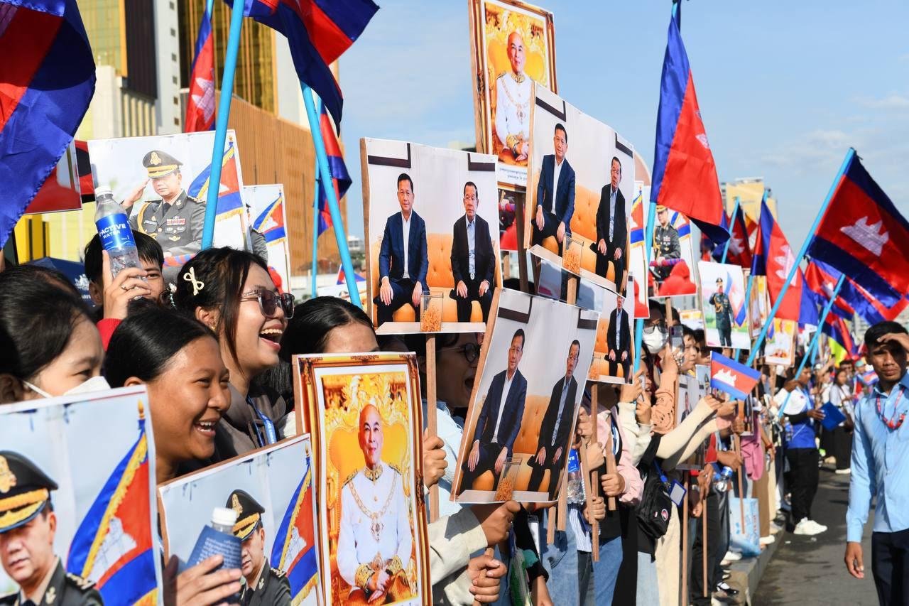 people march hun manet hun sen