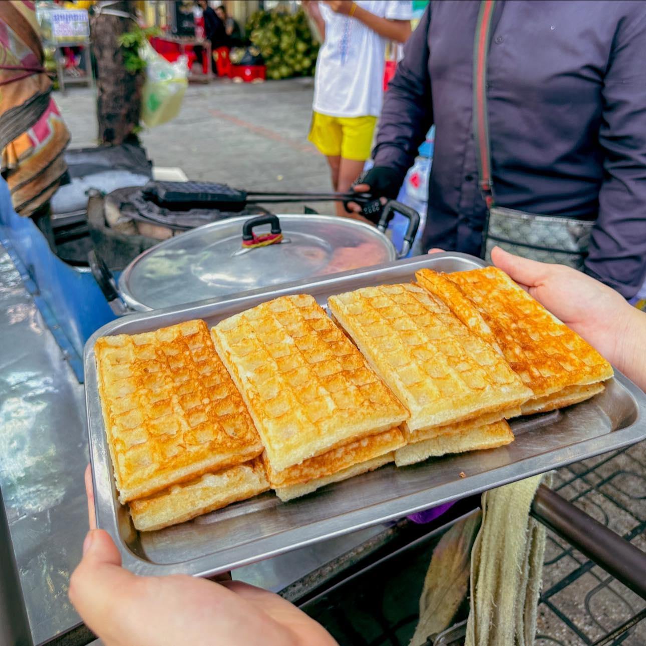 nom pom in the street of camboida